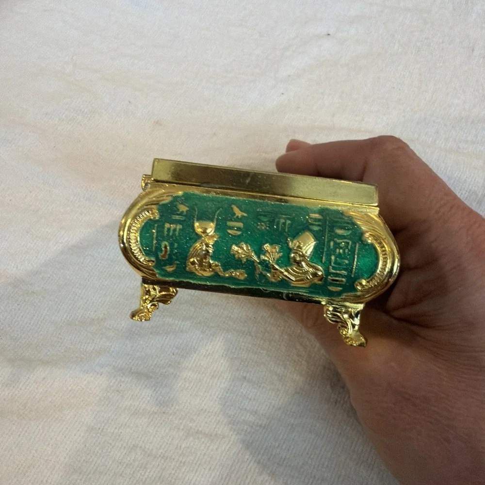 Vtg Egyptian Pharoah Chariot Hieroglyphic Scene Footed Treasure Jewelry Box